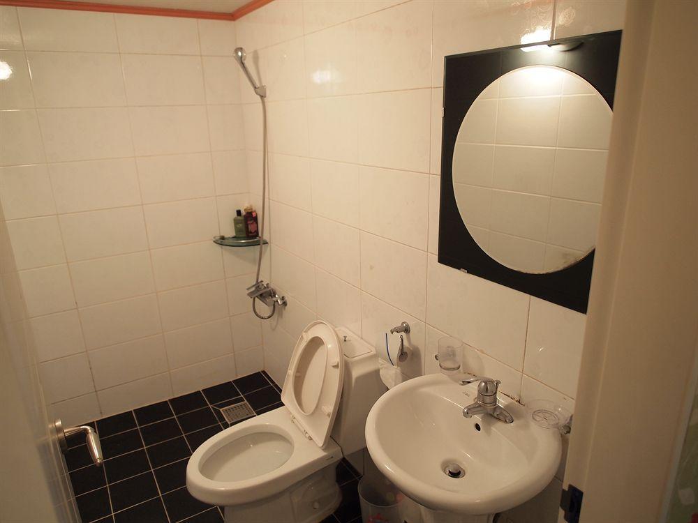 Shinchon Guest House Seoel Buitenkant foto